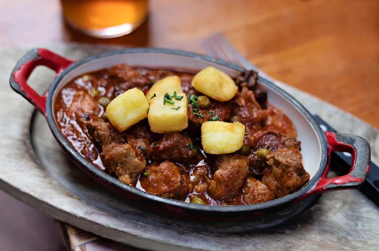 دستور تهیه خورش حبشی یا زنگی (مرحله به مرحله) دستور تهیه خورش حبشی یا زنگی (مرحله به مرحله)