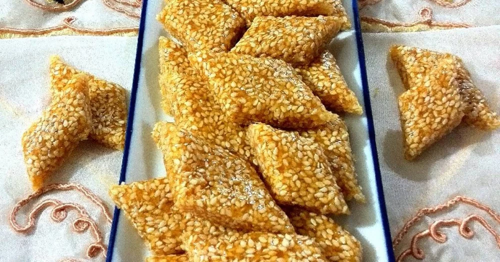 دستور تهیه سوهان کنجدی بدون شکر در منزل (مرحله به مرحله) دستور تهیه سوهان کنجدی بدون شکر در منزل (مرحله به مرحله)