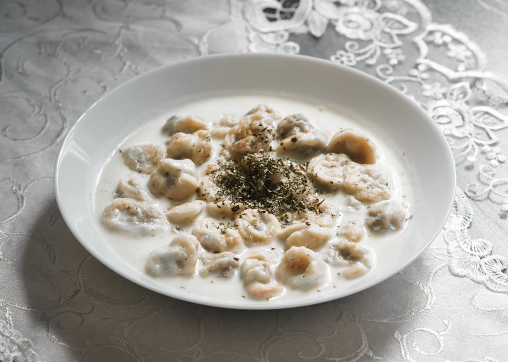 دستور تهیه سوپ ماست ترکیه‌ای (مرحله به مرحله)