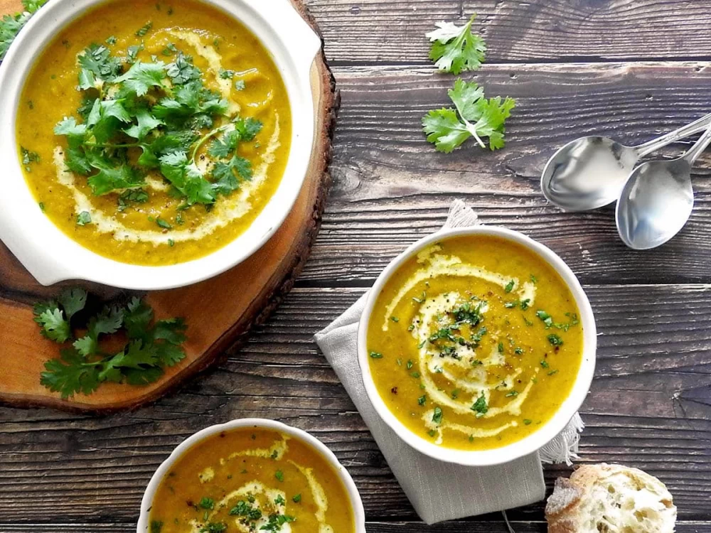 دستور تهیه سوپ گشنیز به روش سنتی (مرحله به مرحله) دستور تهیه سوپ گشنیز به روش سنتی (مرحله به مرحله)