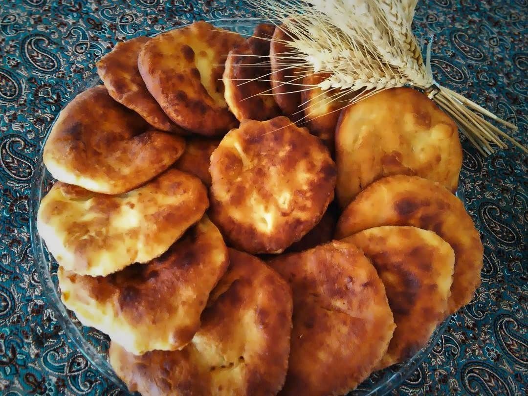 دستور تهیه شیرینی جبنیه خانگی خوشمزه به روش عربی (مرحله به مرحله)