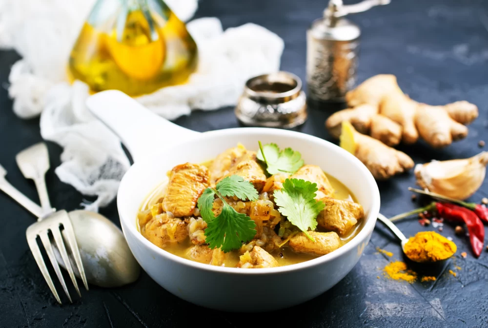 دستور تهیه مرغ گشنیزی، غذای مجلسی جدید و خوشمزه! (مرحله به مرحله)