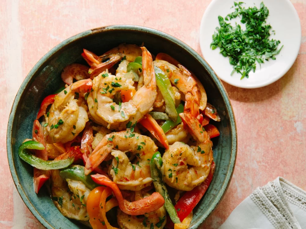 دستور تهیه میگو مدیترانه یک غذای جنوبی خوشمزه (مرحله به مرحله) دستور تهیه میگو مدیترانه یک غذای جنوبی خوشمزه (مرحله به مرحله)