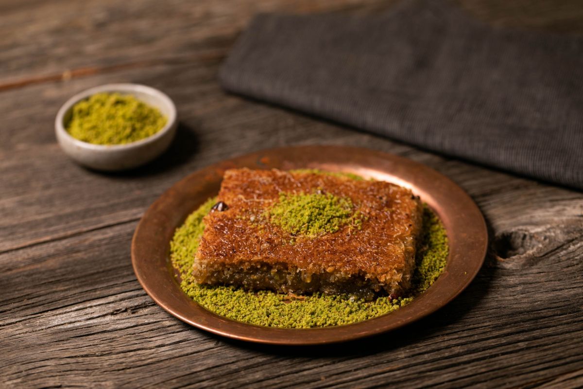 دستور تهیه پودینگ کادایف به روش مجلسی و با طعمی بی نظیر (مرحله به مرحله)
