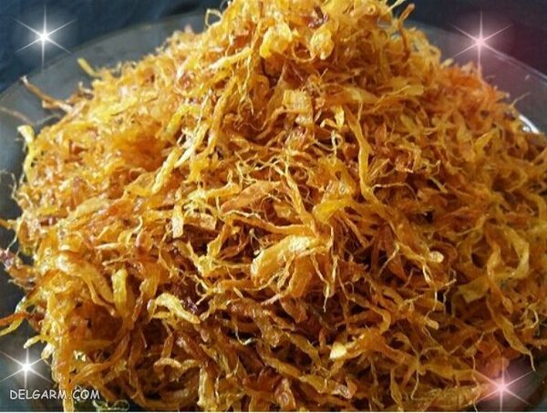 دستور تهیه پیاز داغ طلایی مجلسی و فوت و فن های آن (مرحله به مرحله)