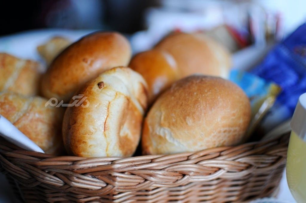 دستور تهیه پیراشکی خرما بسیار خوشمزه در منزل (مرحله به مرحله) دستور تهیه پیراشکی خرما بسیار خوشمزه در منزل (مرحله به مرحله)
