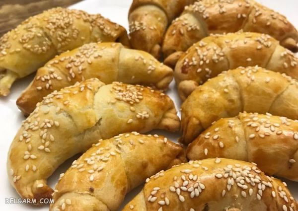 دستور تهیه ی نان کروسان پنیری با طعم خاص و جذاب (مرحله به مرحله)