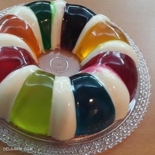 دستور تهیه ی ژله چند تکه : ژله راه راه مخصوص شب یلدا (مرحله به مرحله) دستور تهیه ی ژله چند تکه : ژله راه راه مخصوص شب یلدا (مرحله به مرحله)