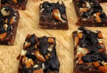 مواد لازم و آموزش اسنیکرز رژیمی خانگی (مرحله به مرحله)