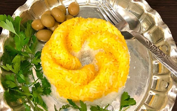 مواد لازم و آموزش برنج زعفرانی خانگی (مرحله به مرحله) مواد لازم و آموزش برنج زعفرانی خانگی (مرحله به مرحله)