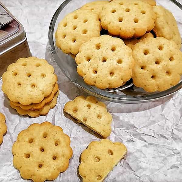 مواد لازم و آموزش بیسکویت سبوس دار خانگی (مرحله به مرحله)