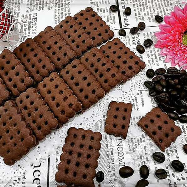 مواد لازم و آموزش بیسکویت موکا خانگی (مرحله به مرحله) مواد لازم و آموزش بیسکویت موکا خانگی (مرحله به مرحله)
