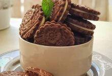 مواد لازم و آموزش بیسکوییت کرم دار خانگی (مرحله به مرحله)