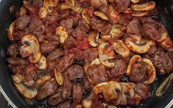 مواد لازم و آموزش خوراک دل مرغ خانگی (مرحله به مرحله)