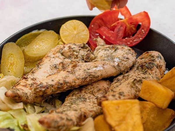 مواد لازم و آموزش خوراک فیله مرغ برای 2 یا 4 یا 6 نفر | تناسب ساده