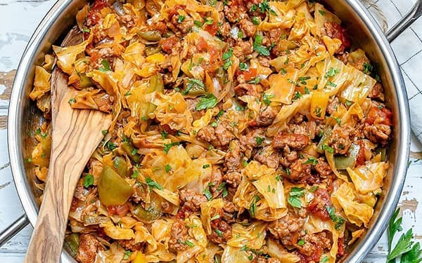 مواد لازم و آموزش خوراک گوشت و کلم برگ خانگی (مرحله به مرحله) مواد لازم و آموزش خوراک گوشت و کلم برگ خانگی (مرحله به مرحله)
