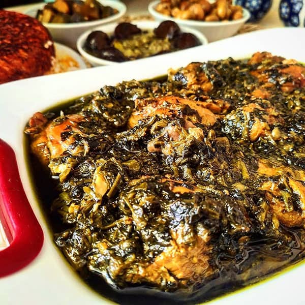 مواد لازم و آموزش خورش آلو اسفناج با مرغ برای 2 یا 4 یا 6 نفر | تناسب ساده مواد لازم و آموزش خورش آلو اسفناج با مرغ برای 2 یا 4 یا 6 نفر | تناسب ساده