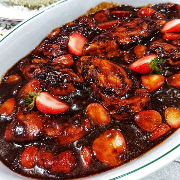 مواد لازم و آموزش خورش توت فرنگی برای 2 یا 4 یا 6 نفر | تناسب ساده