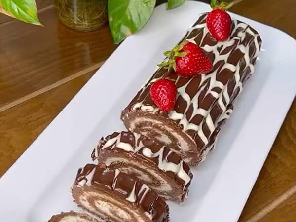 مواد لازم و آموزش رولت بیسکویتی خانگی (مرحله به مرحله) مواد لازم و آموزش رولت بیسکویتی خانگی (مرحله به مرحله)