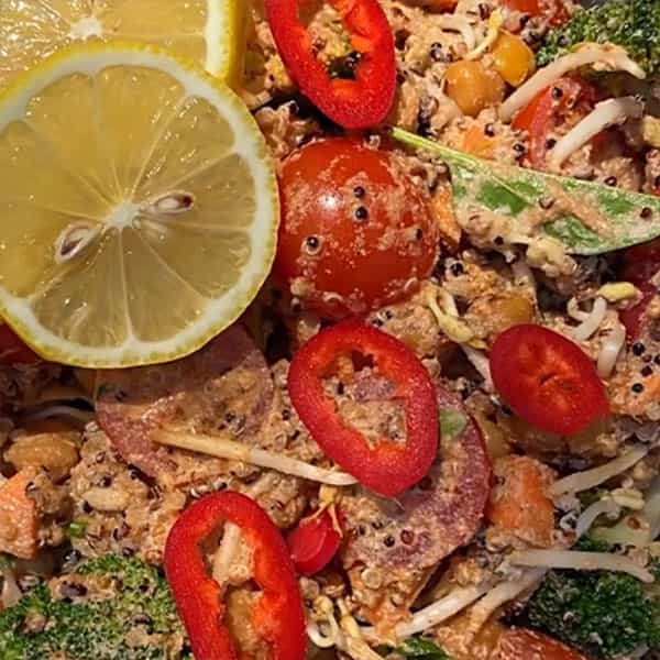 مواد لازم و آموزش سالاد پروتئین برای 2 یا 4 یا 6 نفر | تناسب ساده