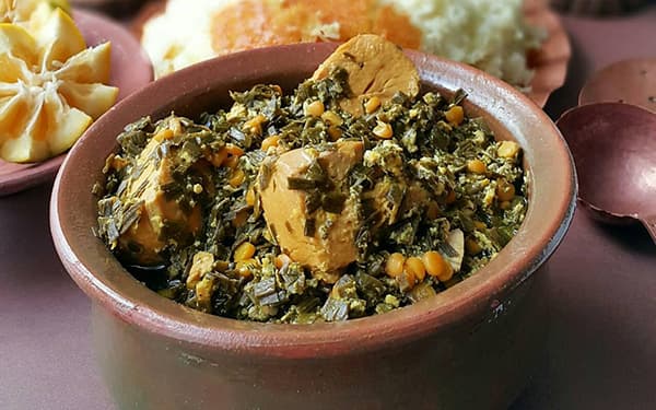 مواد لازم و آموزش سیر قلیه خانگی (مرحله به مرحله)