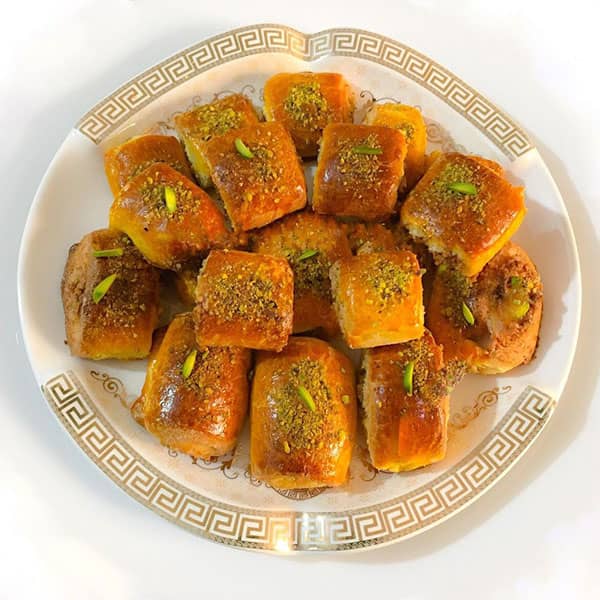 مواد لازم و آموزش شیرینی بیساق خانگی (مرحله به مرحله) مواد لازم و آموزش شیرینی بیساق خانگی (مرحله به مرحله)