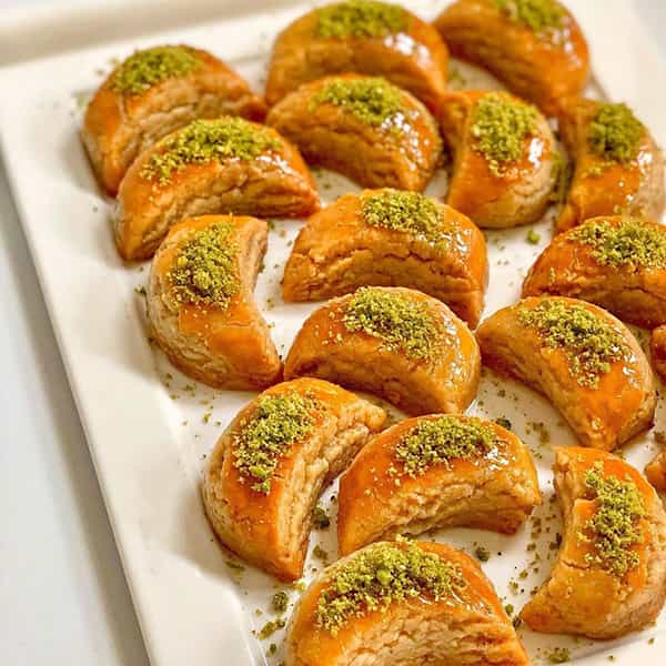 مواد لازم و آموزش شیرینی تاتلیسی گردو خانگی (مرحله به مرحله) مواد لازم و آموزش شیرینی تاتلیسی گردو خانگی (مرحله به مرحله)