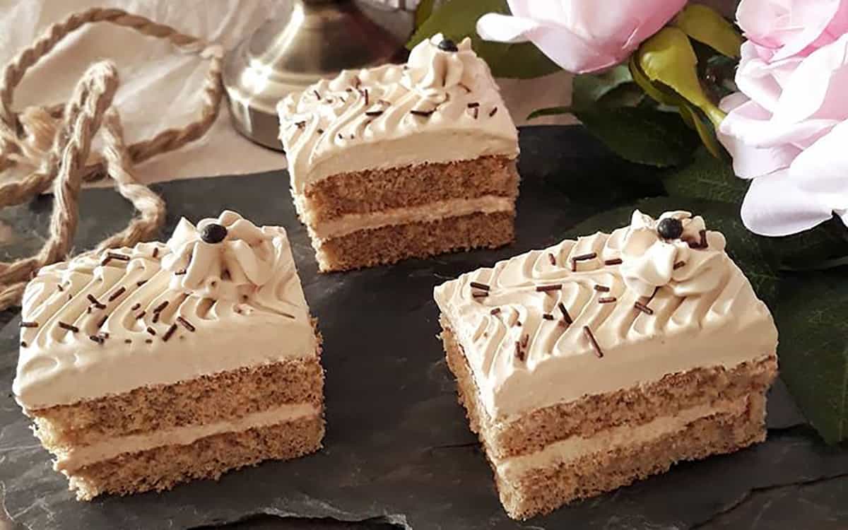 مواد لازم و آموزش شیرینی تر تخته ای خانگی (مرحله به مرحله) مواد لازم و آموزش شیرینی تر تخته ای خانگی (مرحله به مرحله)