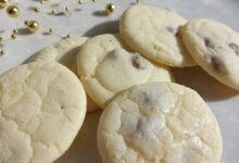 مواد لازم و آموزش شیرینی کشمشی خانگی (مرحله به مرحله)