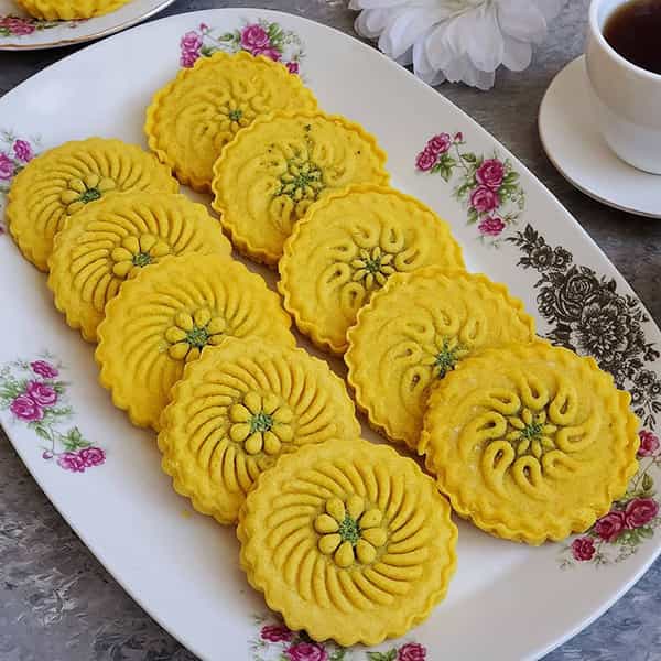 مواد لازم و آموزش شیرینی کلمپه زعفرانی خانگی (مرحله به مرحله) مواد لازم و آموزش شیرینی کلمپه زعفرانی خانگی (مرحله به مرحله)