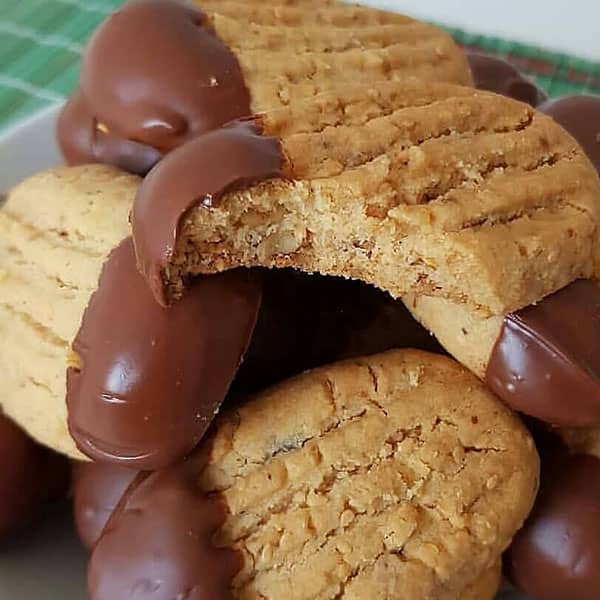 مواد لازم و آموزش شیرینی گردو کنجد خانگی (مرحله به مرحله)