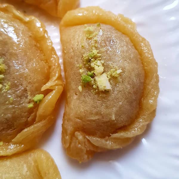 مواد لازم و آموزش قطاب عسلی خانگی (مرحله به مرحله) مواد لازم و آموزش قطاب عسلی خانگی (مرحله به مرحله)