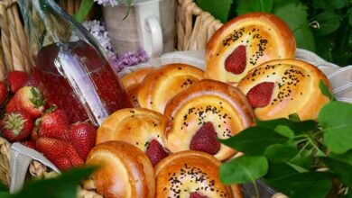 مواد لازم و آموزش نان بریوش توت فرنگی خانگی (مرحله به مرحله)