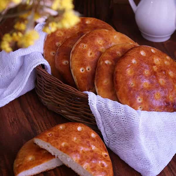 مواد لازم و آموزش نان خامه ترش خانگی (مرحله به مرحله) مواد لازم و آموزش نان خامه ترش خانگی (مرحله به مرحله)