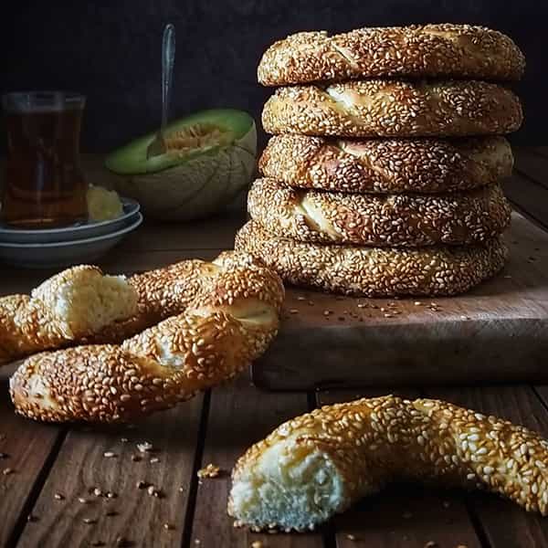 مواد لازم و آموزش نان سیمیت خانگی (مرحله به مرحله)