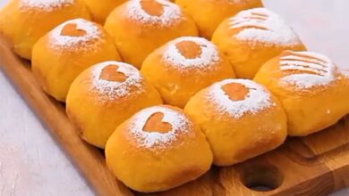 مواد لازم و آموزش نان طلایی خانگی (مرحله به مرحله)