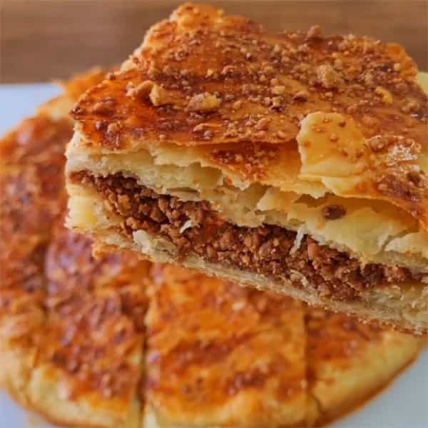 مواد لازم و آموزش نان فندقی خانگی (مرحله به مرحله)