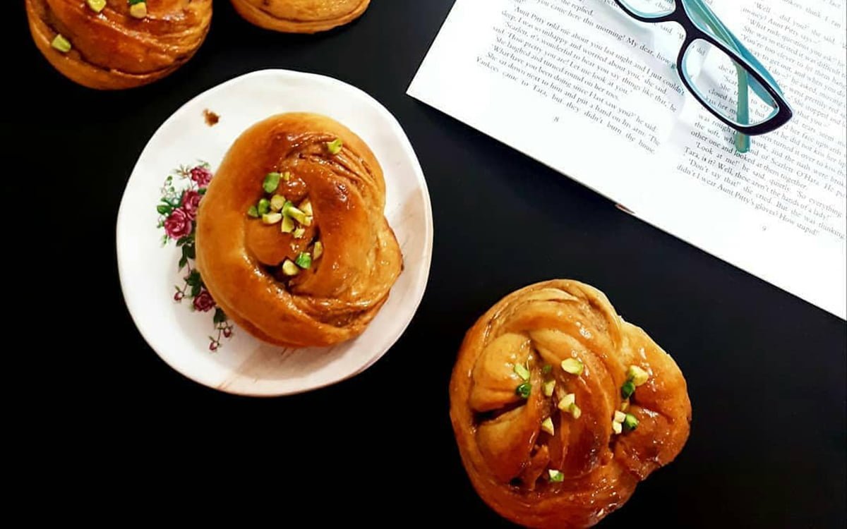 مواد لازم و آموزش نان هل پسته خانگی (مرحله به مرحله)