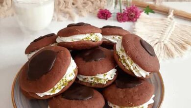 مواد لازم و آموزش ووپی پای شکلاتی خانگی (مرحله به مرحله)