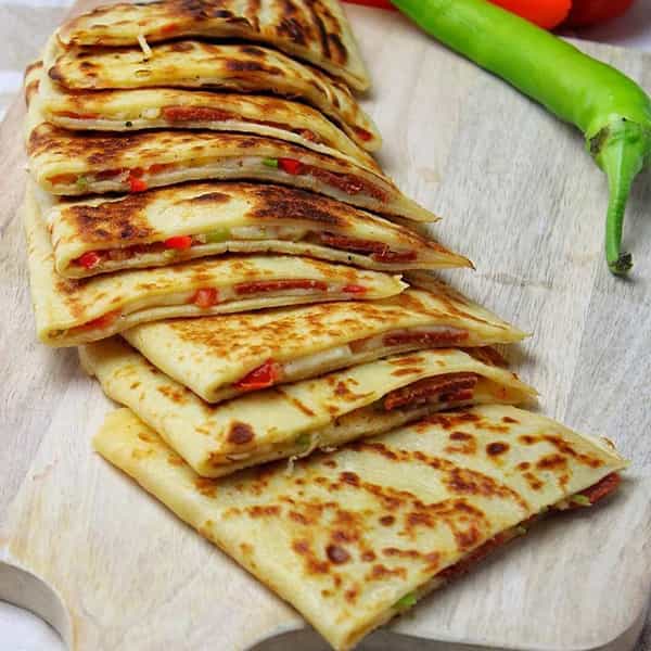 مواد لازم و آموزش پنکیک پیتزایی برای 2 یا 4 یا 6 نفر | تناسب ساده