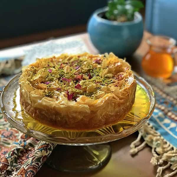 مواد لازم و آموزش چیز کیک باقلوا خانگی (مرحله به مرحله)