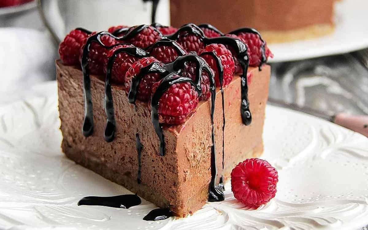 مواد لازم و آموزش چیز کیک شکلاتی خانگی (مرحله به مرحله)