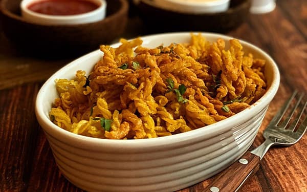 مواد لازم و آموزش چیپس پاستا خانگی (مرحله به مرحله)