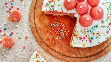 مواد لازم و آموزش ژلو کیک خانگی (مرحله به مرحله)