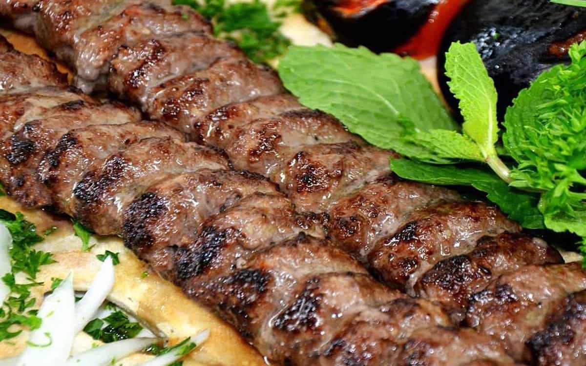 مواد لازم و آموزش کباب کوبیده با گوشت گوساله برای 2 یا 4 یا 6 نفر | تناسب ساده