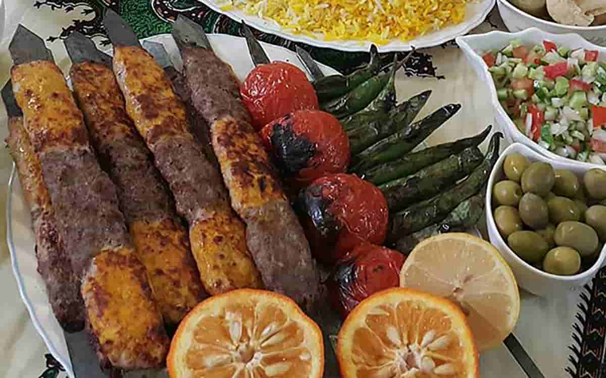 مواد لازم و آموزش کباب کوبیده دو رنگ برای 2 یا 4 یا 6 نفر | تناسب ساده مواد لازم و آموزش کباب کوبیده دو رنگ برای 2 یا 4 یا 6 نفر | تناسب ساده