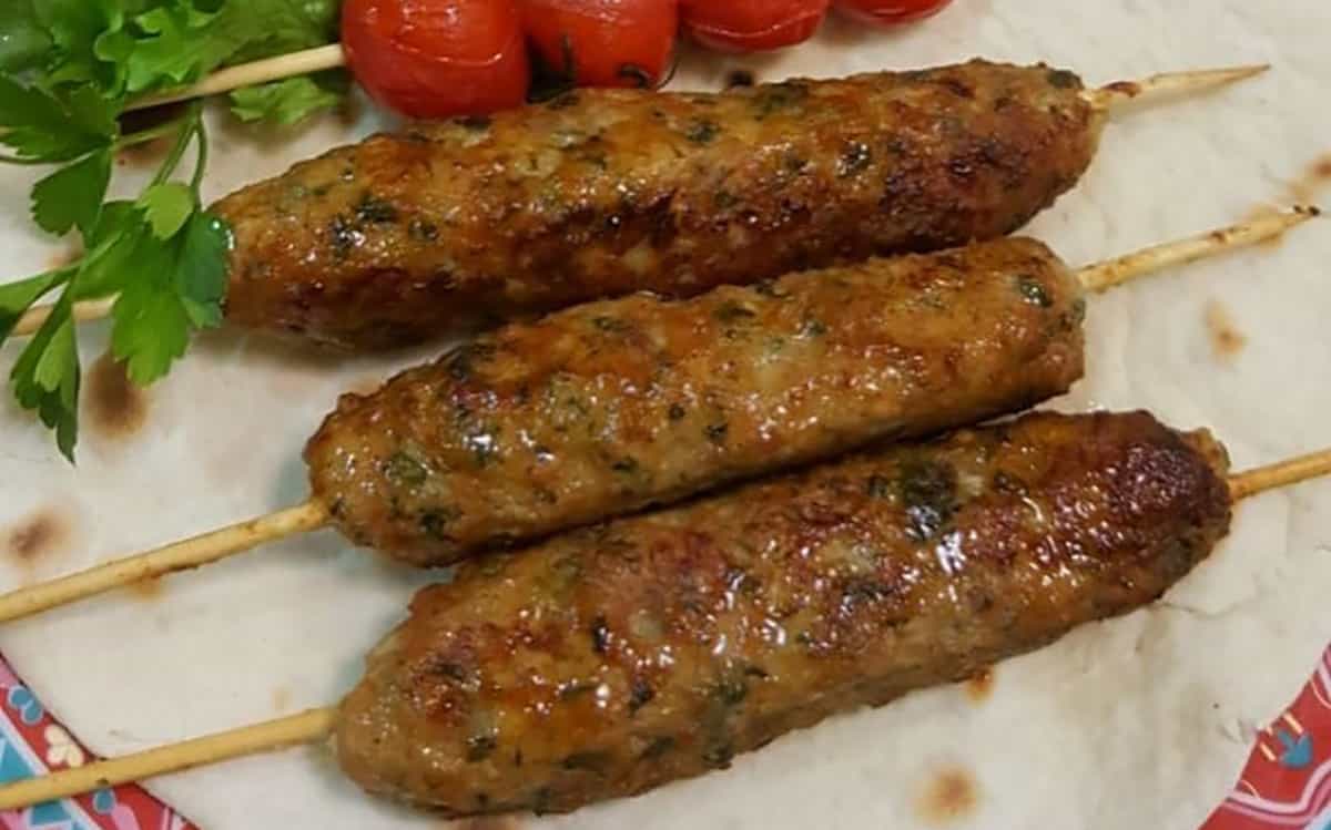 مواد لازم و آموزش کباب کوبیده چوبی برای 2 یا 4 یا 6 نفر | تناسب ساده مواد لازم و آموزش کباب کوبیده چوبی برای 2 یا 4 یا 6 نفر | تناسب ساده