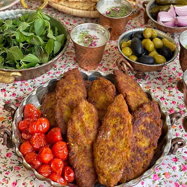 مواد لازم و آموزش کتلت اراکی برای 2 یا 4 یا 6 نفر | تناسب ساده