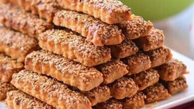 مواد لازم و آموزش کراکر شور کنجدی خانگی (مرحله به مرحله)