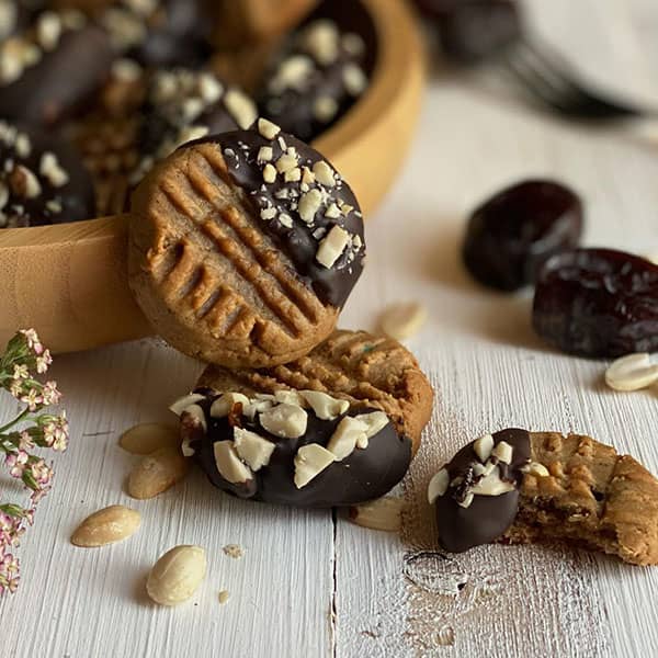 مواد لازم و آموزش کوکی خرما خانگی (مرحله به مرحله)